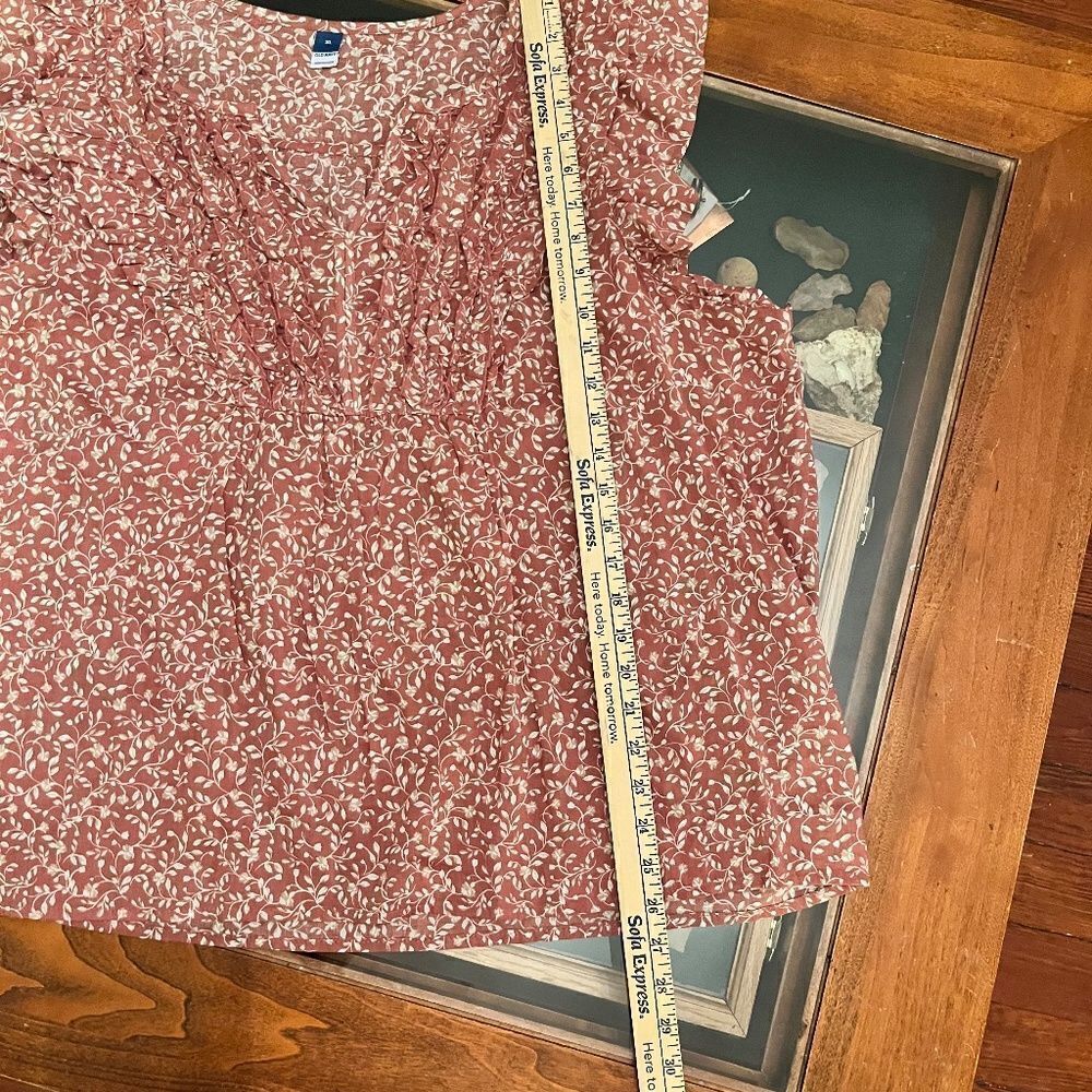 Old NavyโXL Pink Floral Top Light And AiryโRuffles - Picture 12 of 13